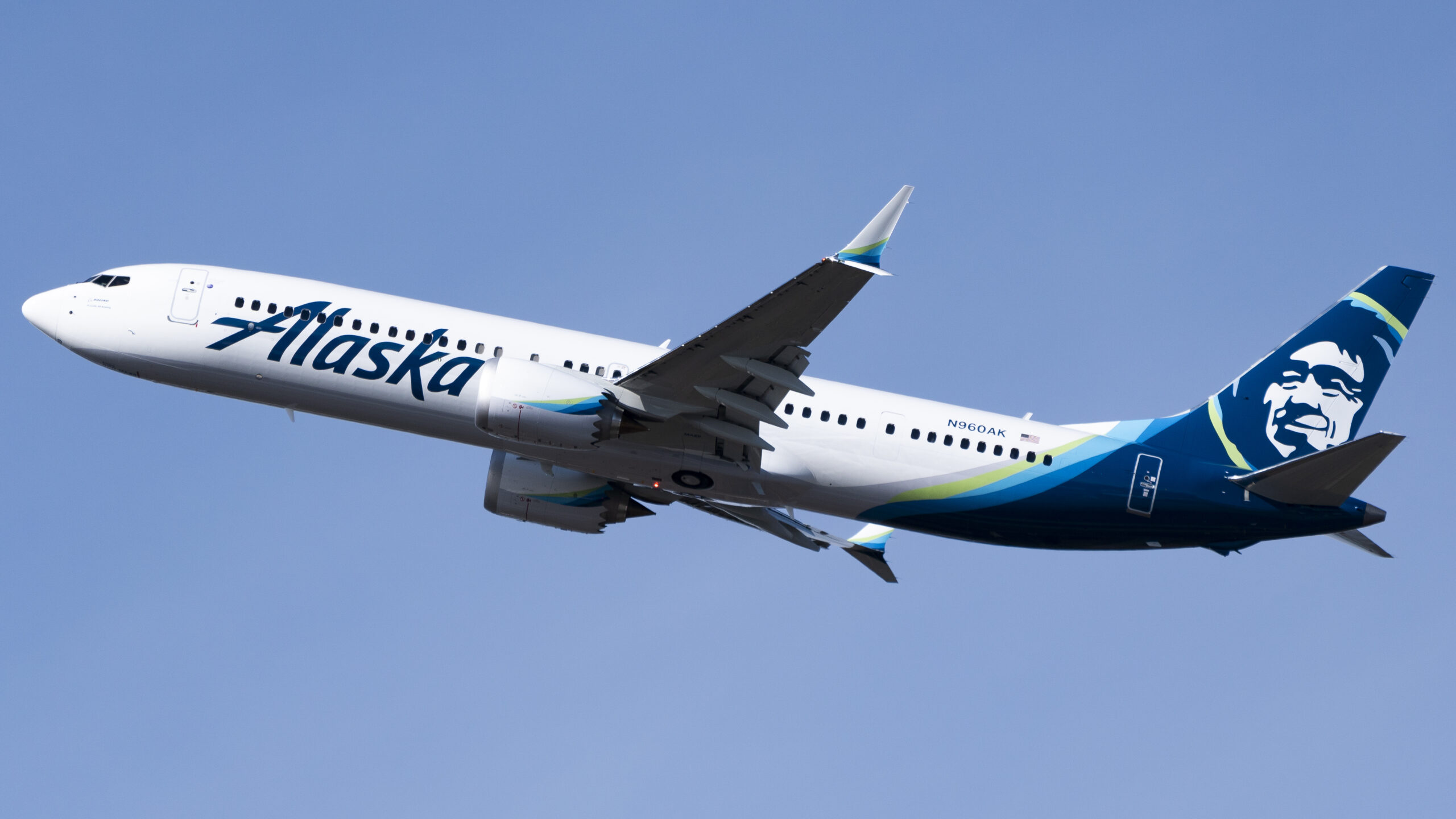 alaska airlines baggage allowance​